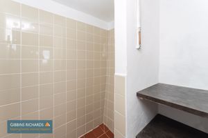 Annexe - Wet Room- click for photo gallery